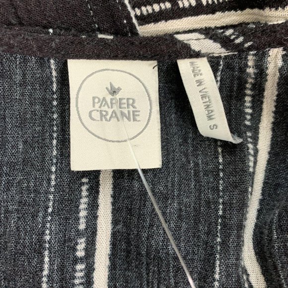 Paper Crane Small Top Ruffle Bottom NWOT Semi Crop - Picture 3 of 7